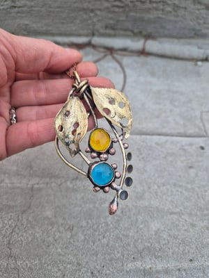Blue and yellow bullet cussings necklace 