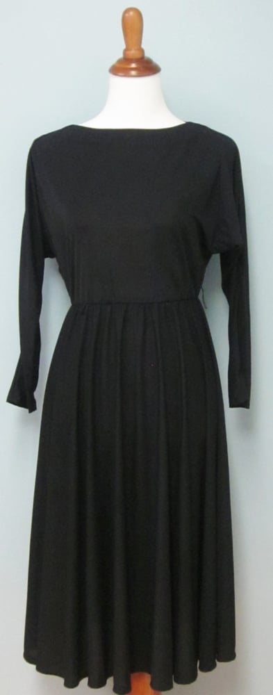 Image of Black Versatile Boat Neck Dolman Sleeve Vintage Dress