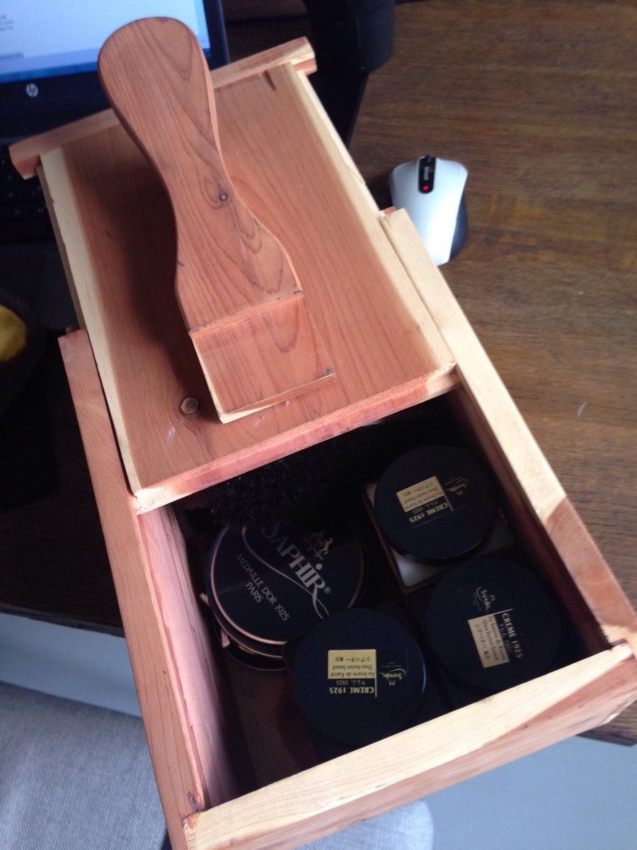 Cedarwood Shoe Valet Box / AQAtelier
