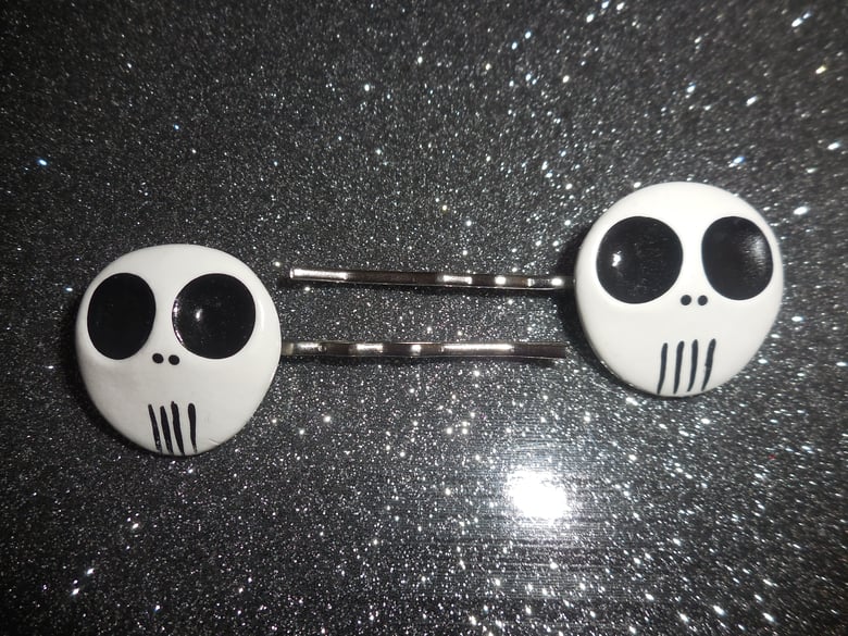 Image of Skull bobbies