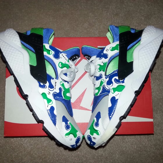 Image of Nike Air Huarache Scream Green Customs