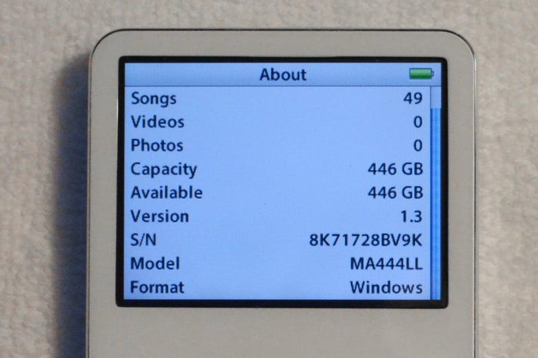 Image of 480GB White iPod Classic 5th Generation (24 Hour Battery)