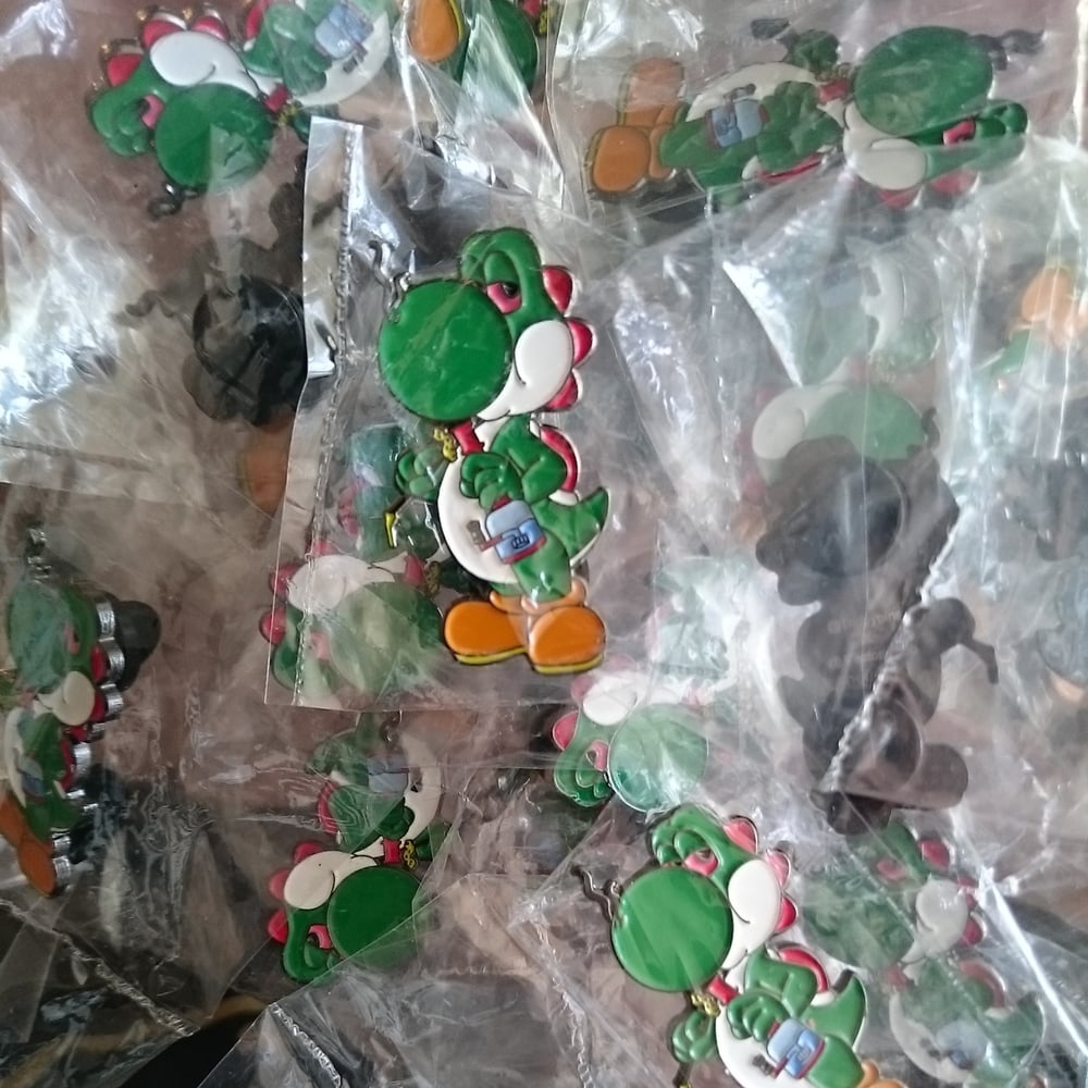 Image of Doshi (Dabbed Out-Yoshi) pin