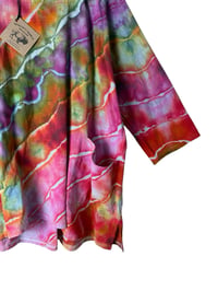 Image 4 of L 100% Cotton Forager Top in Euphoria Geode Ice Dye