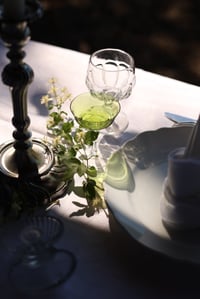 Image 6 of 10 kleine grüne Likörgläschen