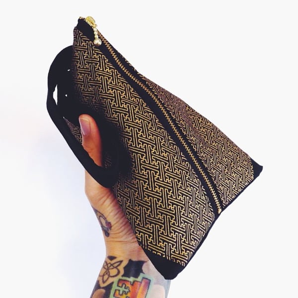 Image of BLACK & GOLD SAYAGATA MACHINE BAG