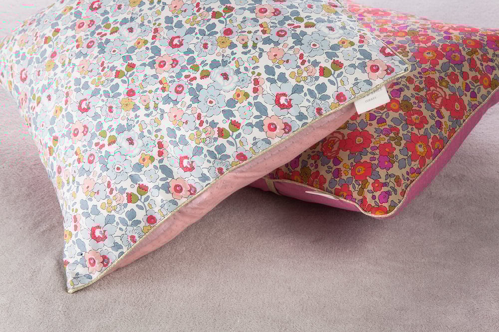 Image of כרית בטסי פורצלן Coussin Betsy porcelaine