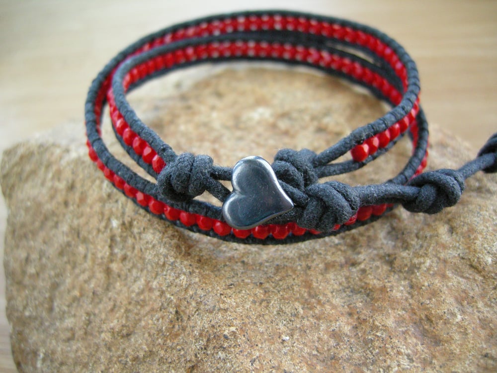 Red and Black Waxed Cotton Wrap Bracelet / The Crafty Turtle