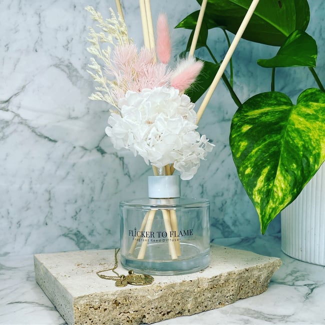 Floral Reed Diffuser 200ml - PINK/WHITE  **ONLY 10 AVAILABLE**