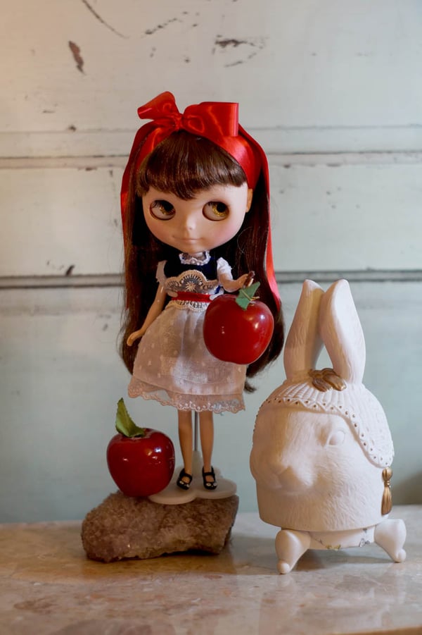 Image of Blythe Fashion Snow White :  Date w/ Blythe Auction