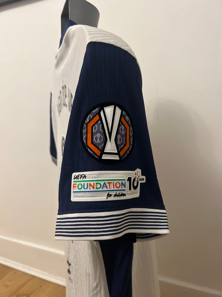Image of Tottenham Hotspur “VAN DE VEN 37” Vaporknit 2024/25 Home Europa Final Shirt  (L)