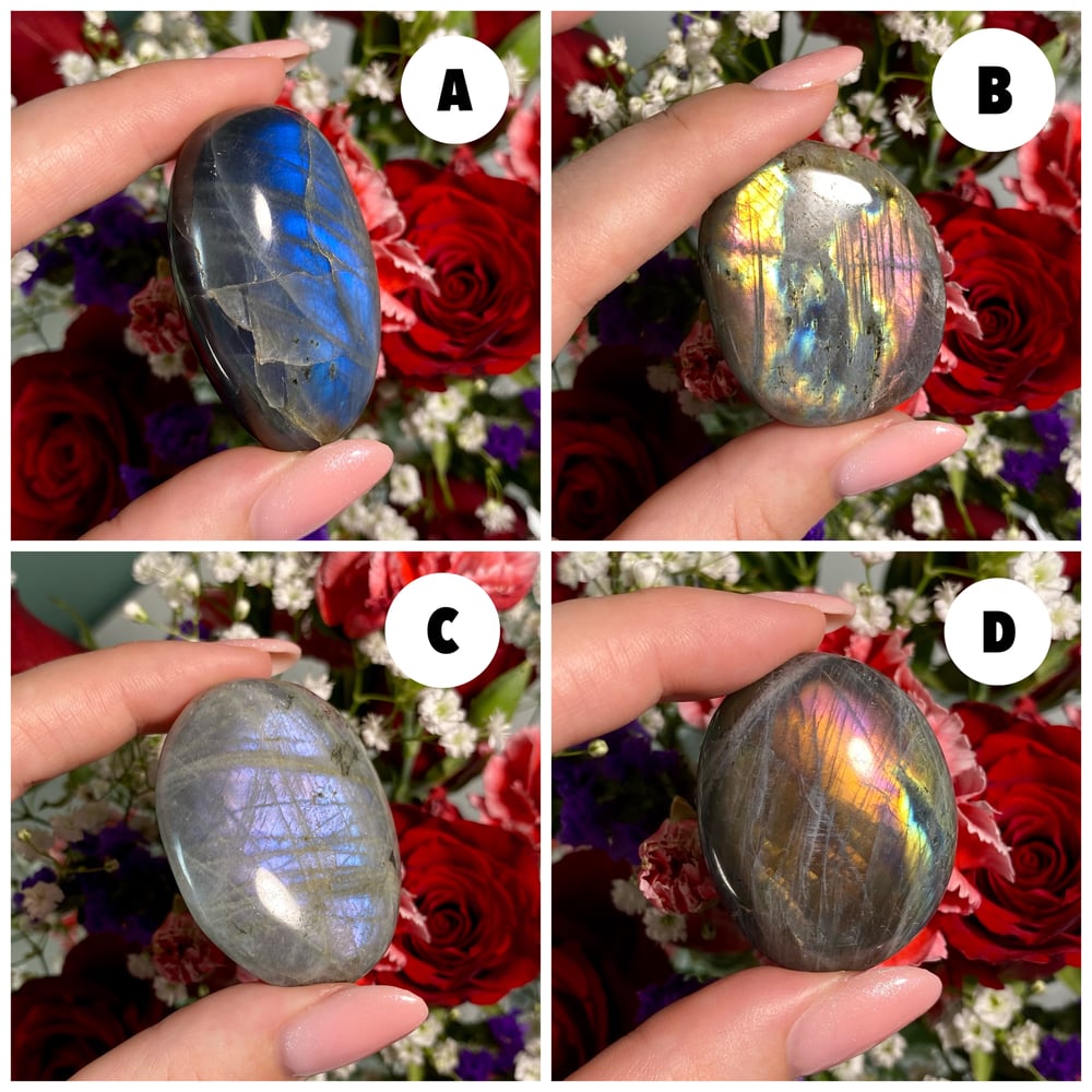 Image of Labradorite Palmstone 