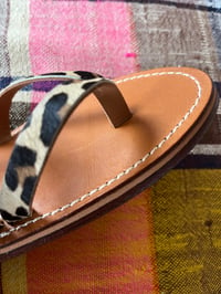 Image 3 of sandales léopard 🐆 
