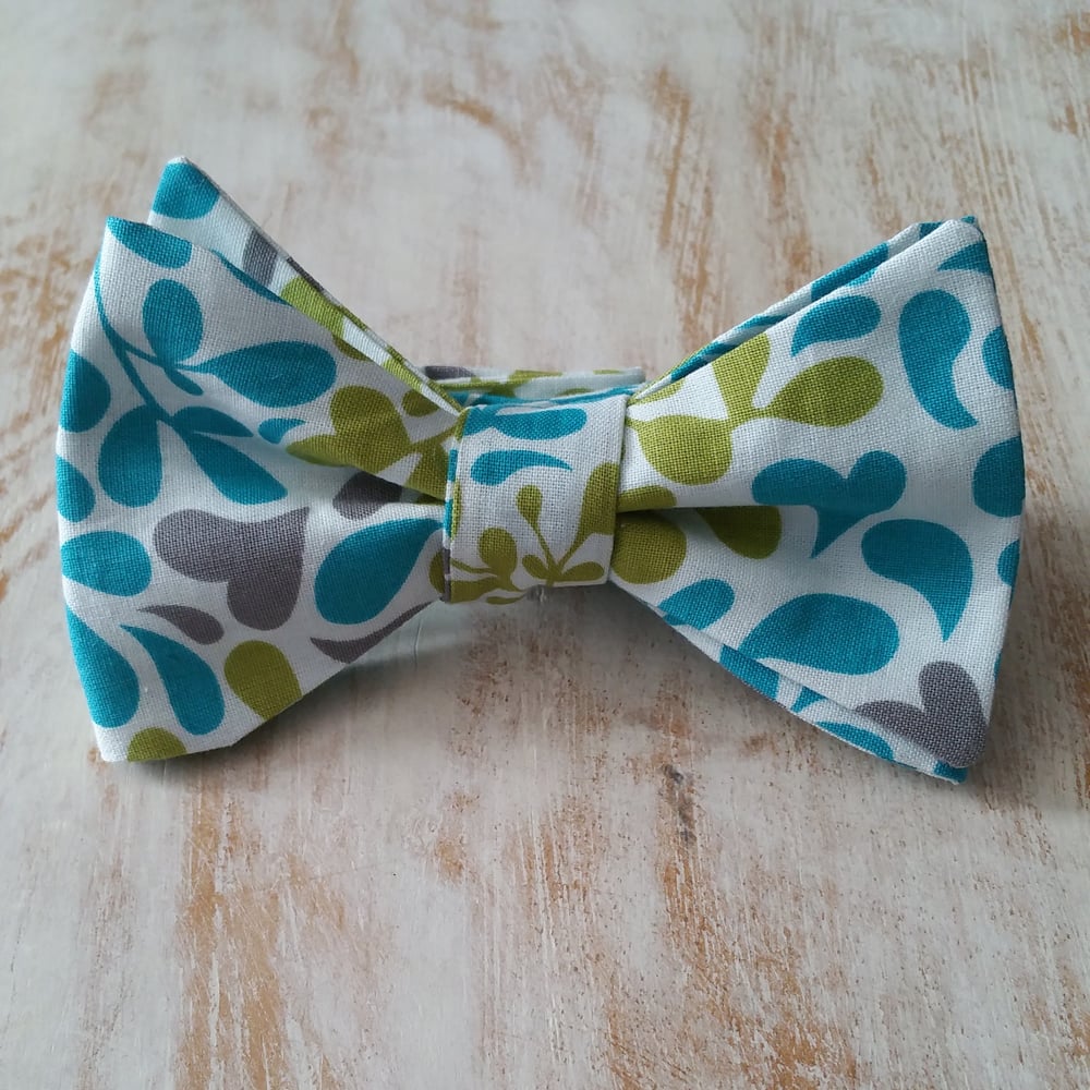 Image of THERMAL SPRING BOW TIE