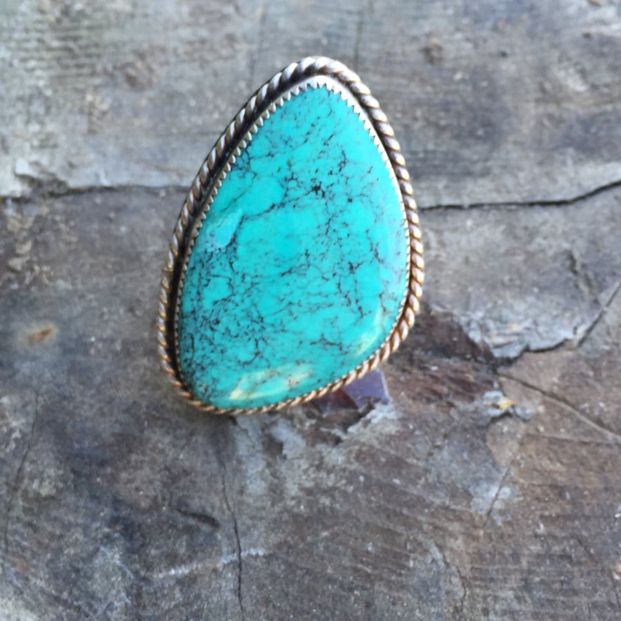 Image of TURQUOISE AND STERLING SILVER RING