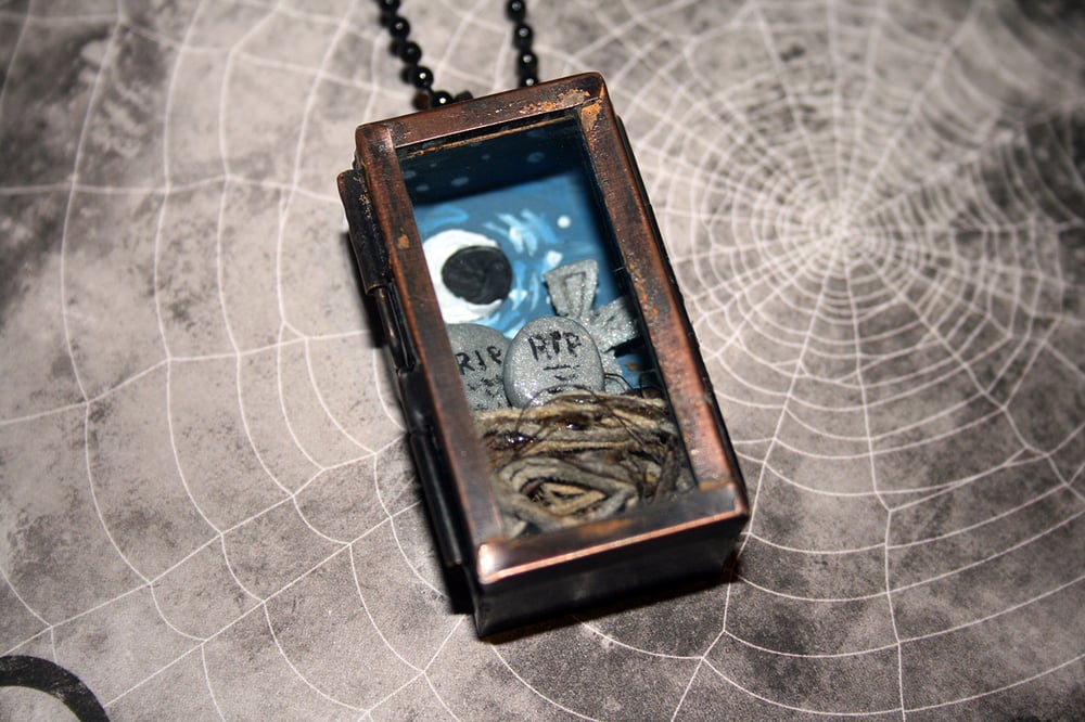 Image of Mini Macabre - Cemetery Diorama