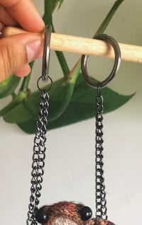 Image 4 of Frog on swing 4