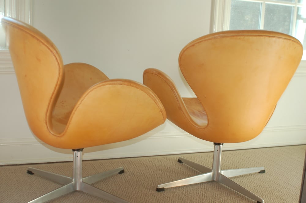 Image of Rare Natural Leather Early Swan Chairs by Arne Jacobsen, circa 1963