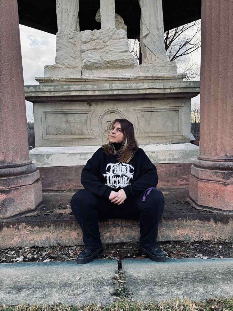 Image of 𝔅𝔞𝔯𝔟𝔢𝔡 𝔚𝔦𝔯𝔢 𝔖𝔦𝔢𝔤𝔢 (Sweater)