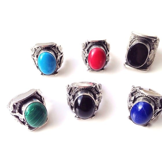 Image of Albali chunky ring in multiple colours