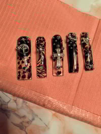Image 3 of XXL Square Encapsulated Glass Nails