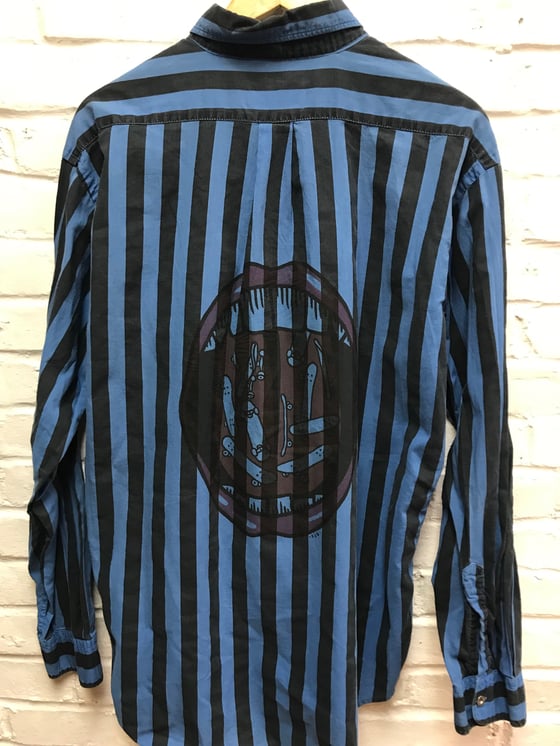 Image of VINTAGE TEETHED X OPEN MOUTH STRIPED BUTTON DOWN