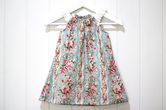 Image of Vintage Rose - Flutter Sleeve Dress