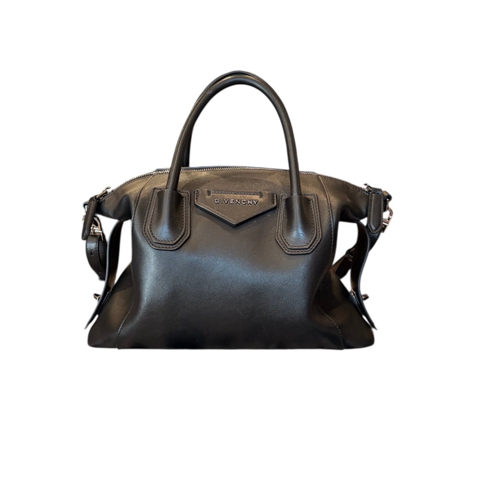 Image of Givenchy Soft Antigona Handbag 4-6101