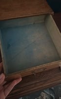 Meuble de mercerie des années 1930-40, bois massif avec une belle patine
