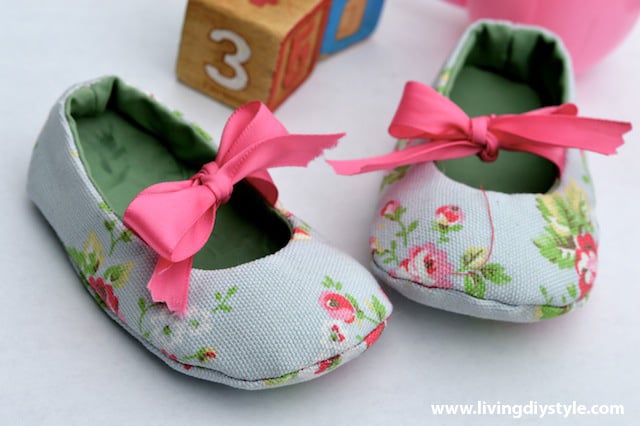 Image of Reversible Mary Jane Baby Shoes Sewing Pattern