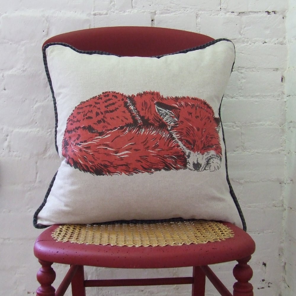 CURLED FOX CUSHION, LINEN. / Little Fox Press