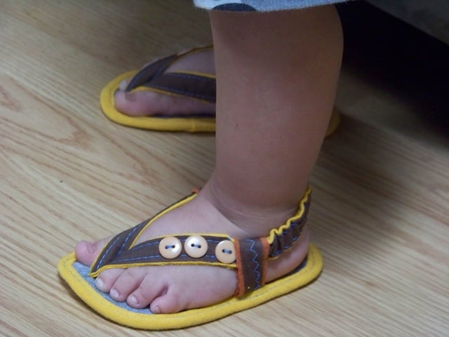 Image of 3 Button Baby Sandals Sewing Pattern
