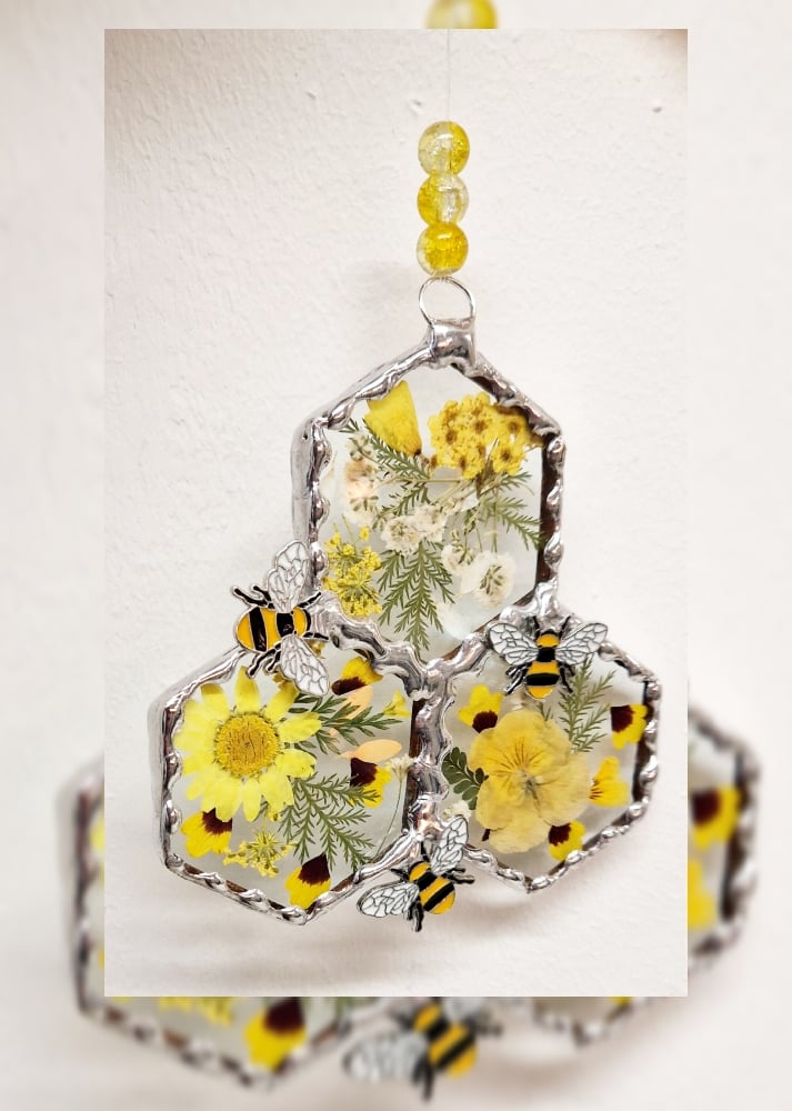 Image of Real Flower Honeycomb and Bees hanger