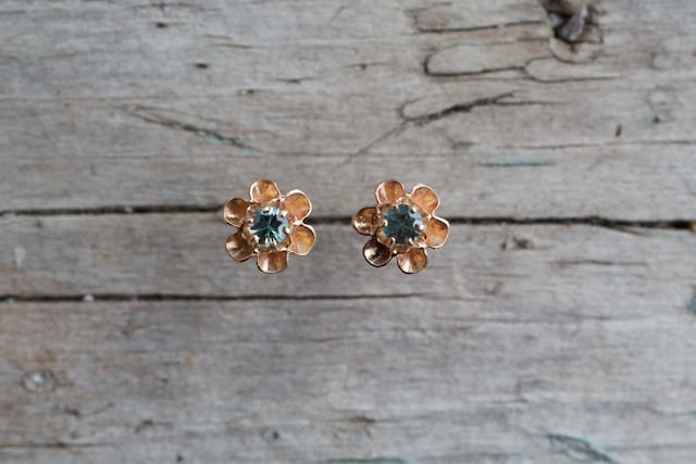 Image of Flower bud sapphire earrings