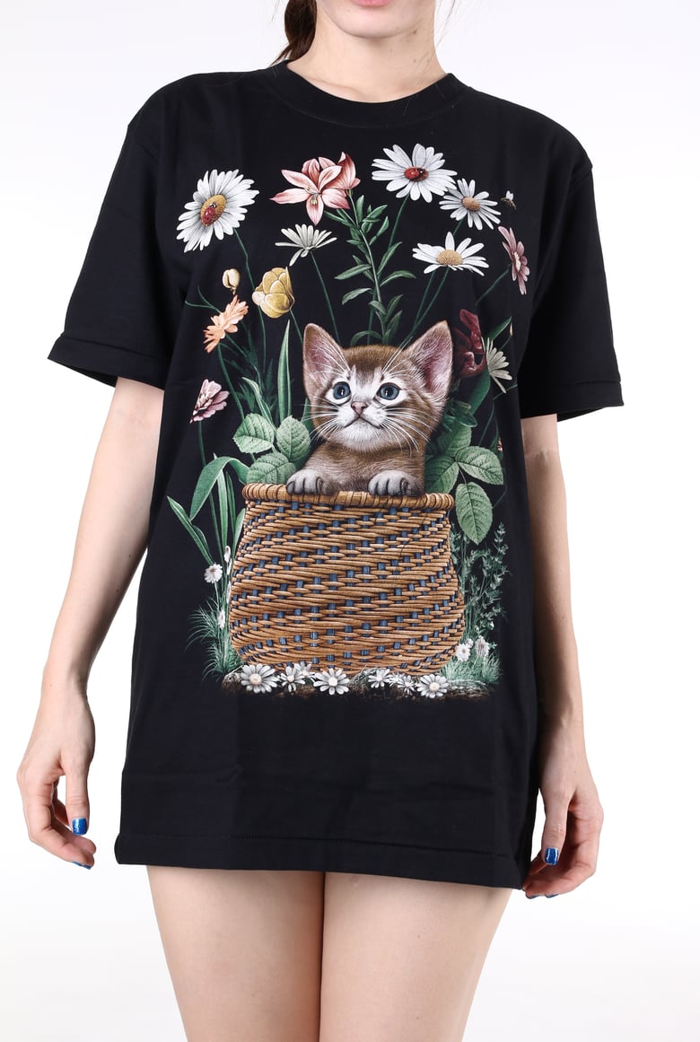 Image of Ready To Post - Kitty In A Basket Tee