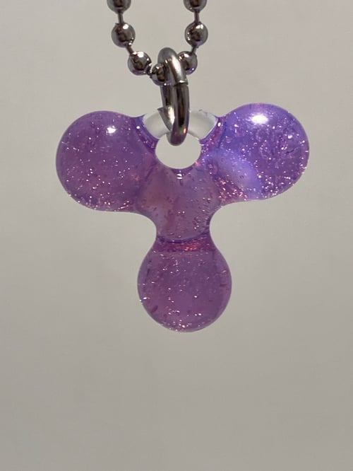 Image of opaline purple trefoil