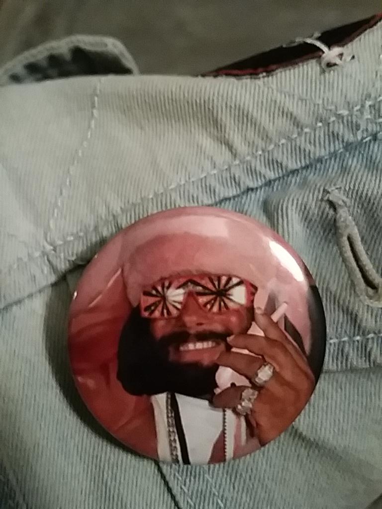 Image of Macho'ron Button