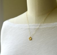 Image 2 of Tiny hibiscus necklace gold