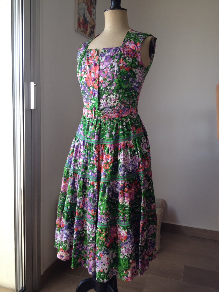 Image of Belle robe d été 50' en coton fleuri