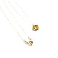 Image 3 of Tiny hibiscus necklace gold