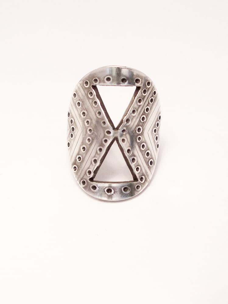 Image of SHIELD RING: SANDS OF TIME (STERLING SILVER)