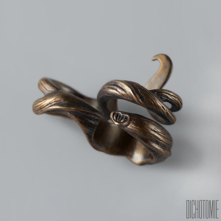 The Banshee Lock Duster in Bronze Image 2