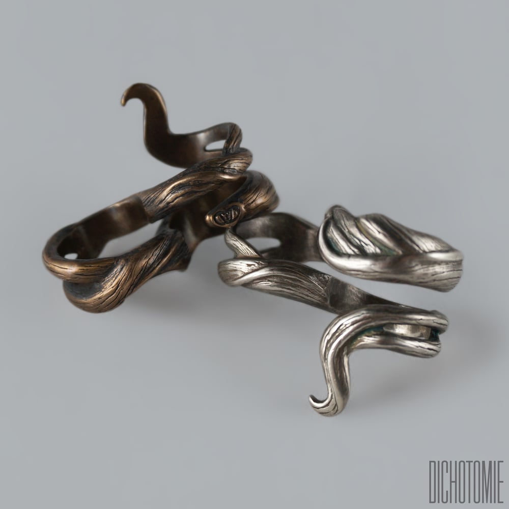 Image of The Banshee Lock Duster in Bronze