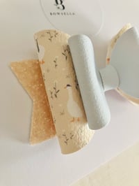 Image 3 of Mummy goose bow 