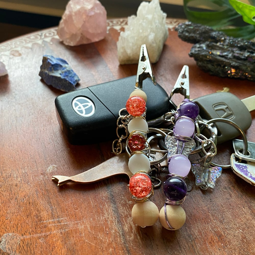 Image of red hibiscus clip keychain 