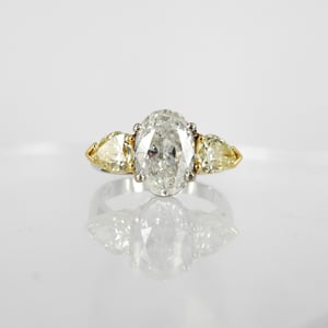 Image of 2ct oval diamond engagement ring