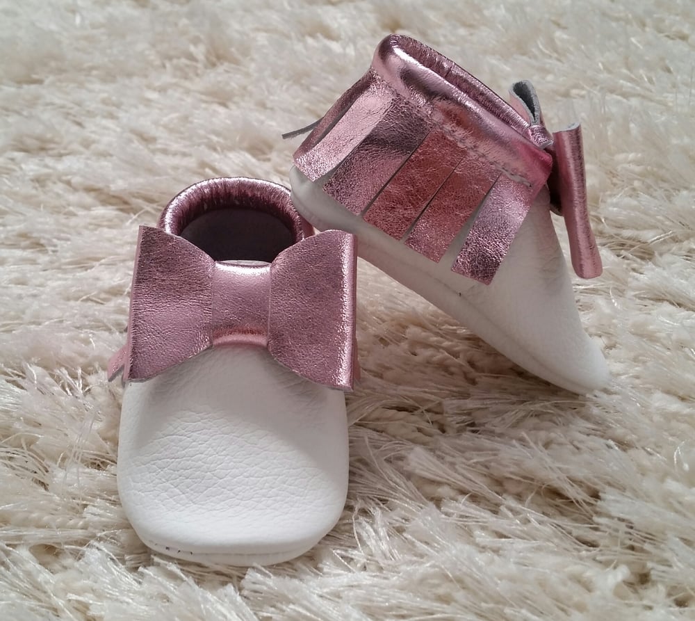 Image of Metallic Marshmallow Bow Moccs