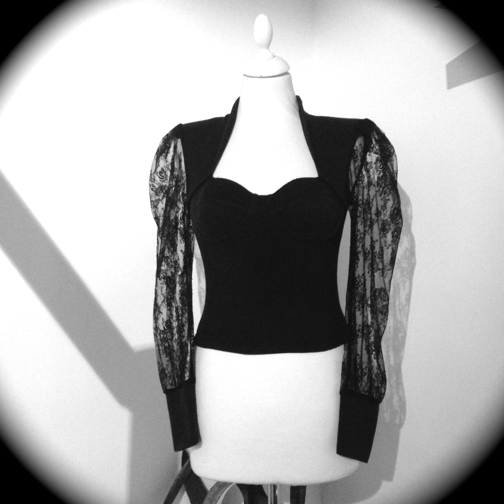 Image of Vintage Lace Sleeve Top