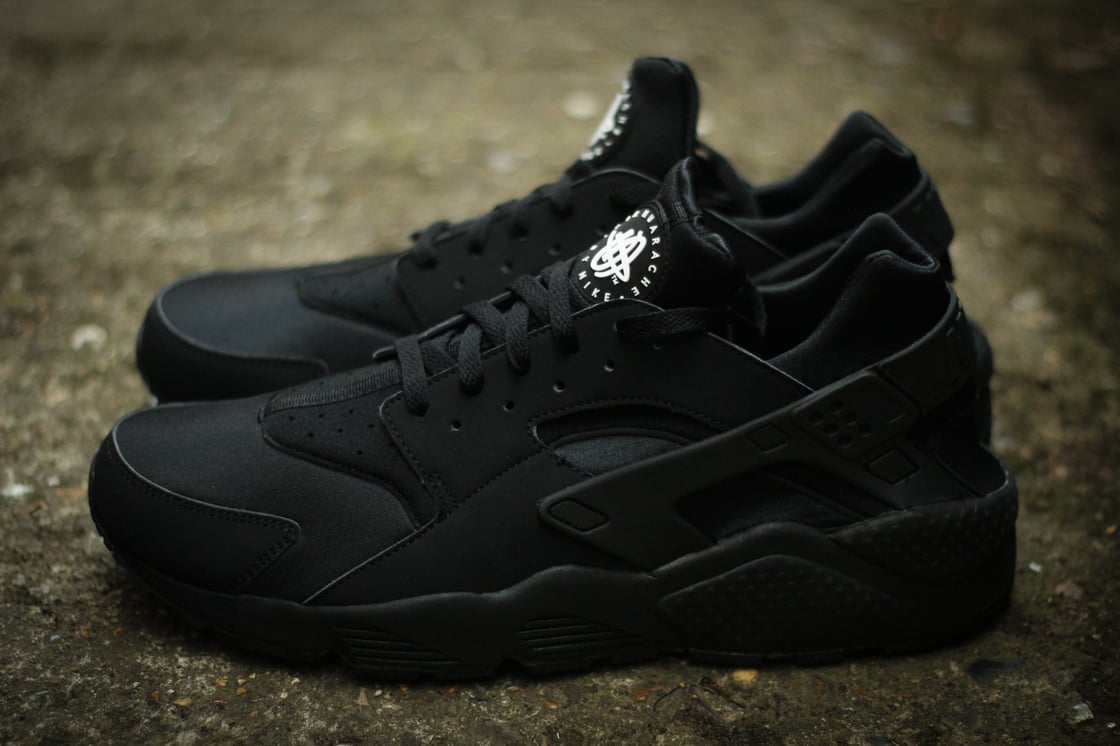 Image of Nike Air Huarache Triple Black