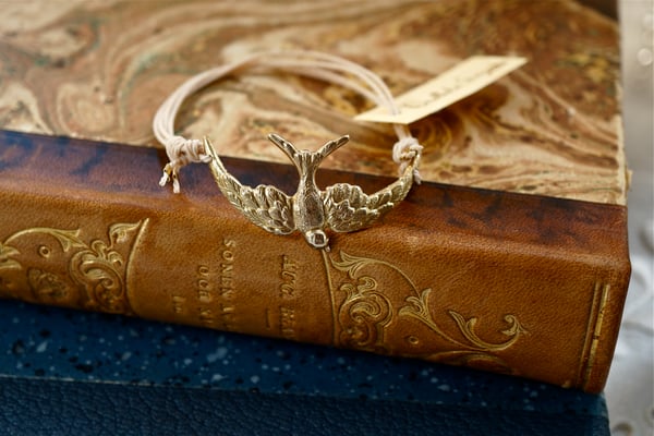 Image of medium swallow friendship bracelet